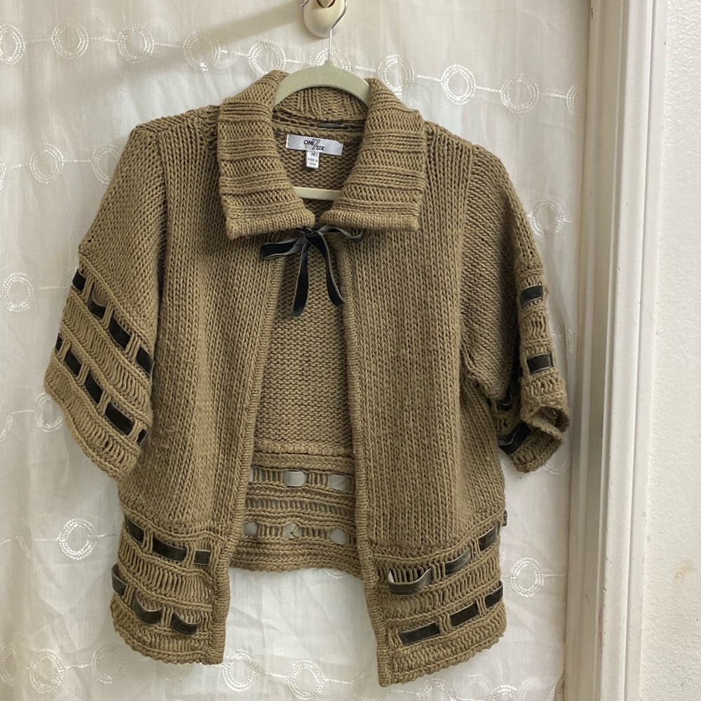 ❤️BUNDLE buy 3 get 15% OFF❤️
One 7 Six 3/4 Sleeves Tan Cardigan Sweater